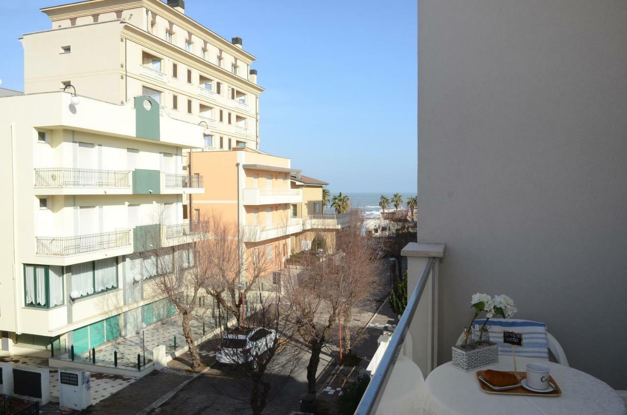 Pensione Elena Misano Adriatico Bagian luar foto