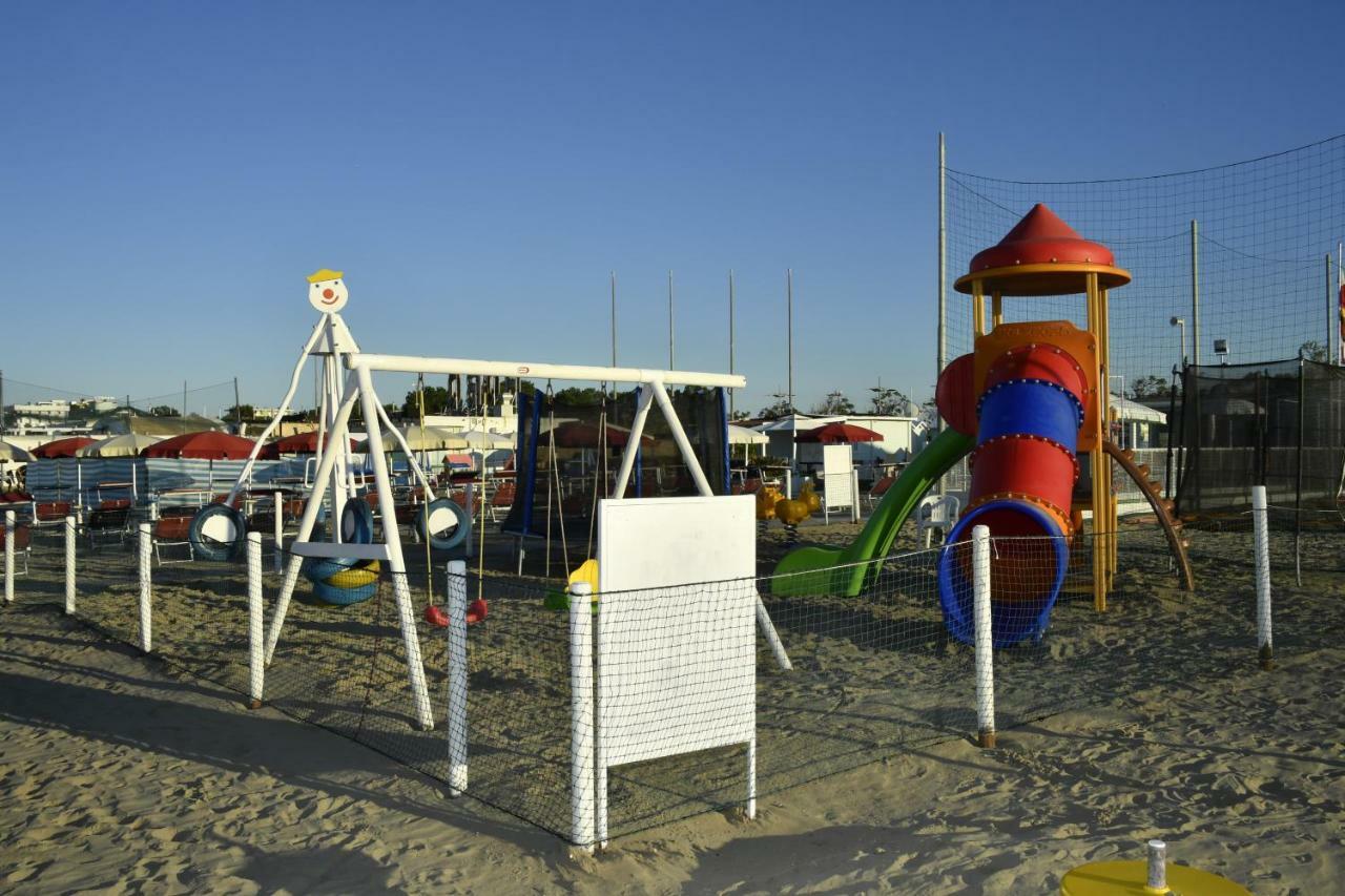 Pensione Elena Misano Adriatico Bagian luar foto