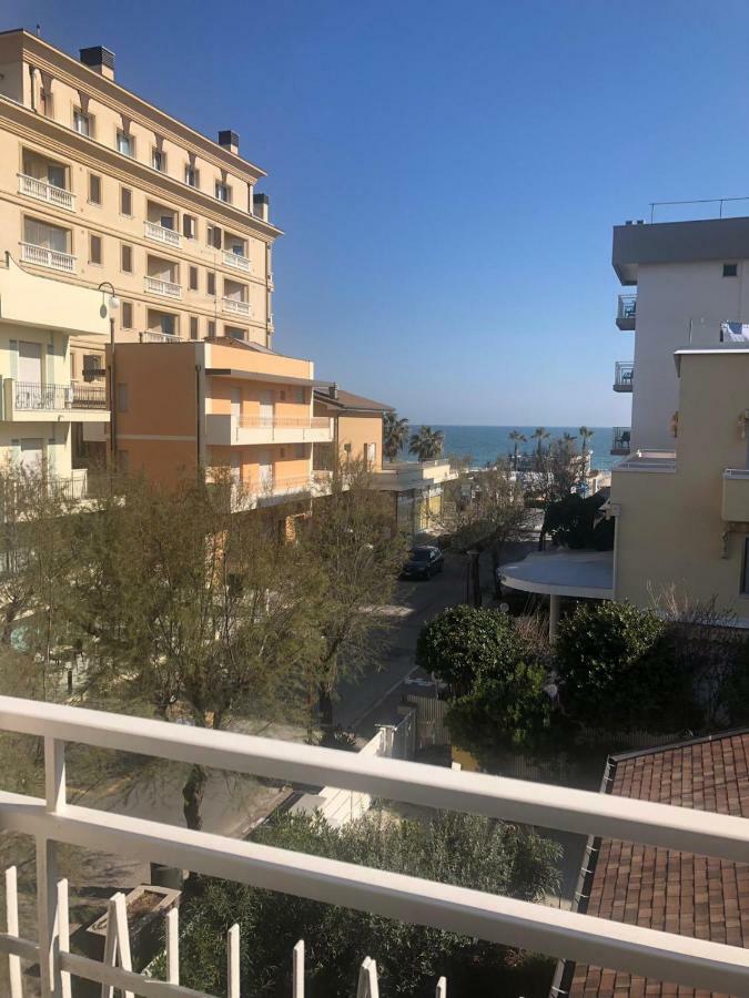 Pensione Elena Misano Adriatico Bagian luar foto