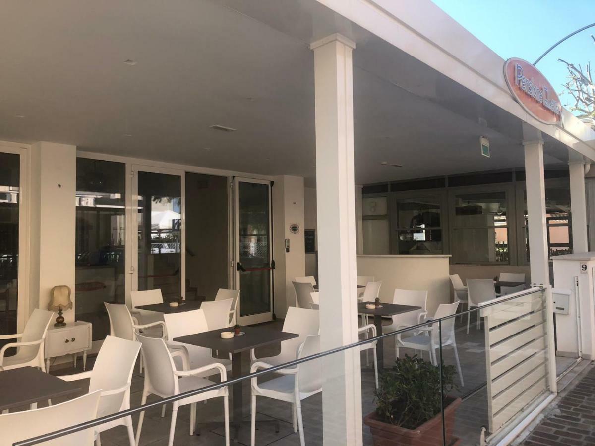 Pensione Elena Misano Adriatico Bagian luar foto